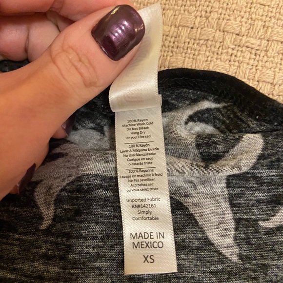 Black Floral Lularoe classic T - Picture 3 of 3